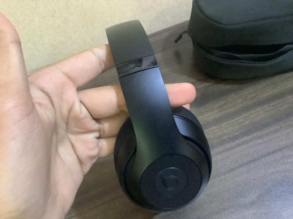 سماعة Beats Studio 3 اصلية ربط برنامج سعر 85  وية توصيل مكاني ديالى بعقوبة اذا ما تقدر تراسلني اكتب في تعليق واني أراسلك


**إذا كنت صاحب هذا الإعلان وتريد حذفه لأي سبب، رجاءا أرسل رسالة إلى الدعم الفني**