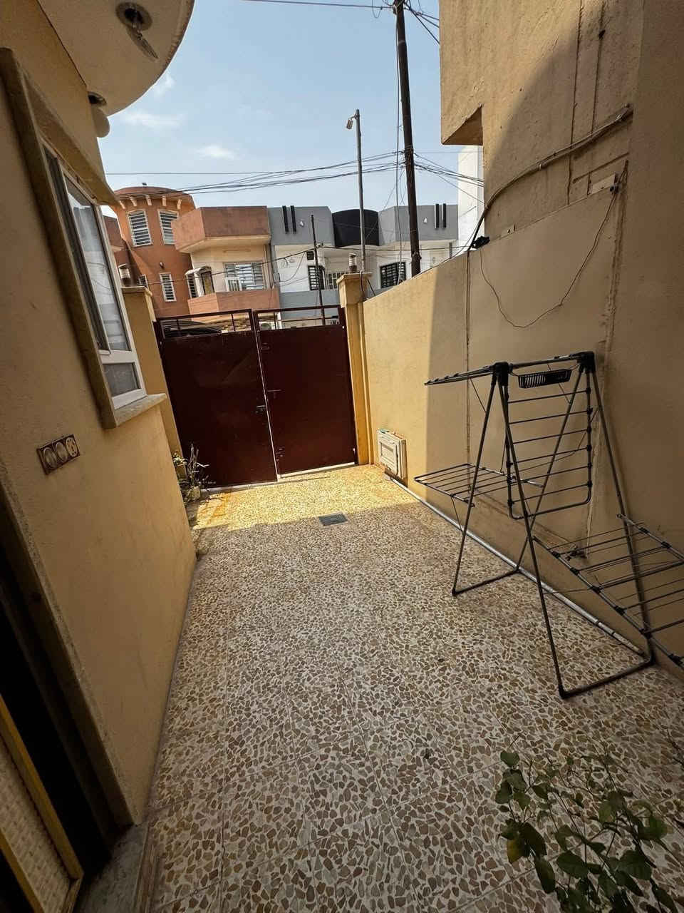 #عروض مكتب قصر الفخامة للعقارات والمقاولات
دار للبيع للبيع 
الموقع / حي السماح الاولى فرع جوري ماركت 
مساحة / 100م واجهة 5م 
طابق ونصف 
غرفتين نوم وهول واستقبال ومطبخ وصحيات 
وكراج 
السعر  100 مليون وبي مجال 
سند طابو الزهور 
للاستفسار اكثر الاتصال 
*********** واتساب 
*********** واتساب 
مكتب قصر الفخامة للعقارات والمقاولات 
حي النور سايدين دانية ماركت بعد ملعب كلاسيكو
