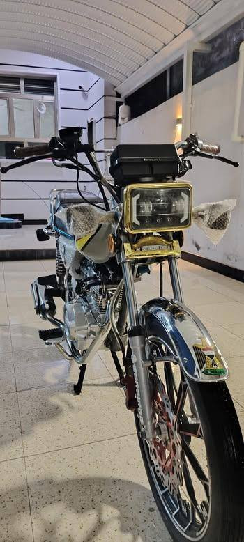 بسم الله دراجه سيفان 2025 دراجه انضف من الصوره نقص بس اشاره خلفيه وحده ما تشتغل  والبك ليت الواير مكطوع 725 وبيه مجال الطيبين 
استفسار رقم ***********
المكان الخالص تقاطع دله عباس منطقته الاسود
