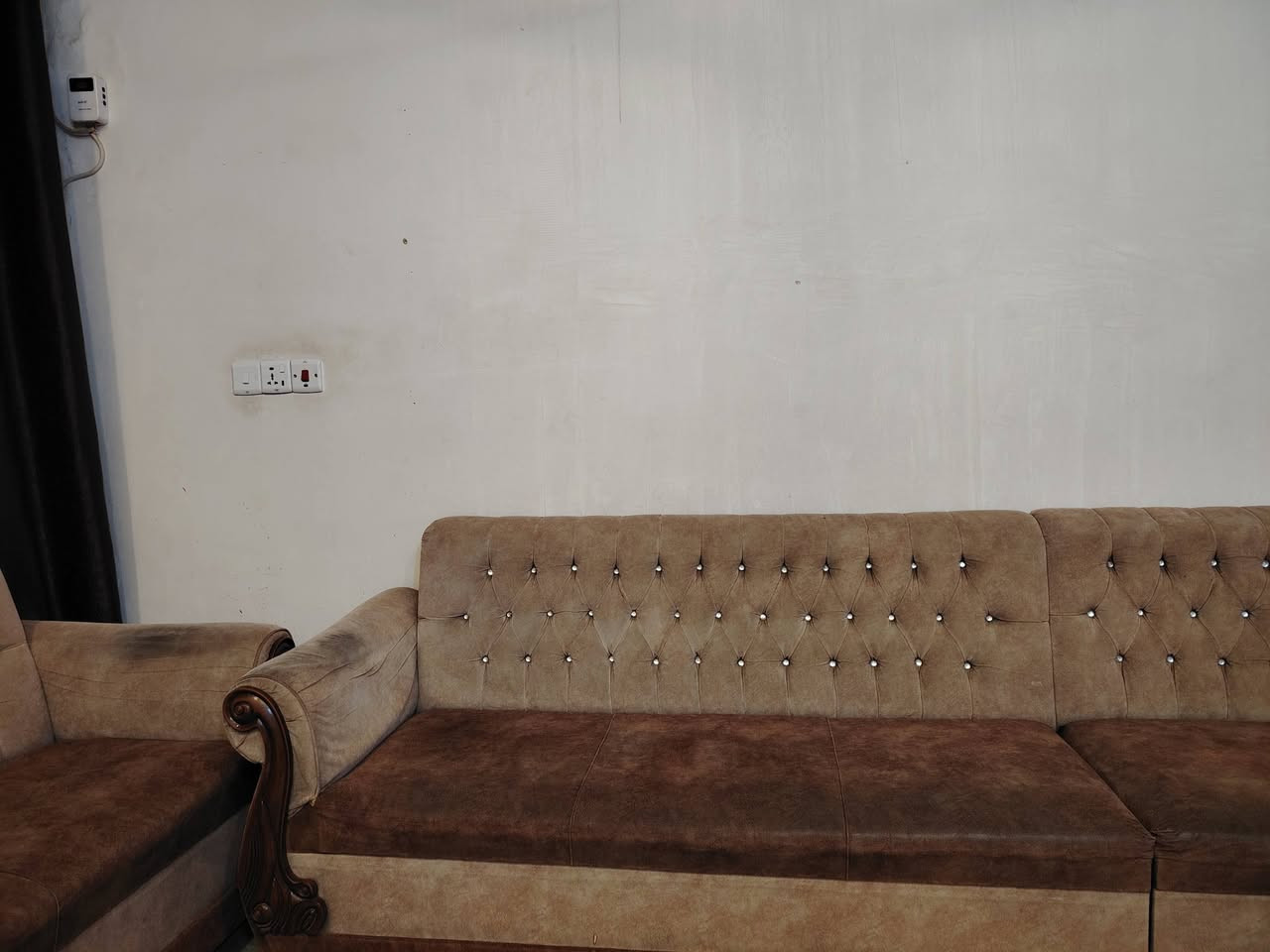 تخم نضيف سعر 300 وبي مجال بصيط
رقم ***********
