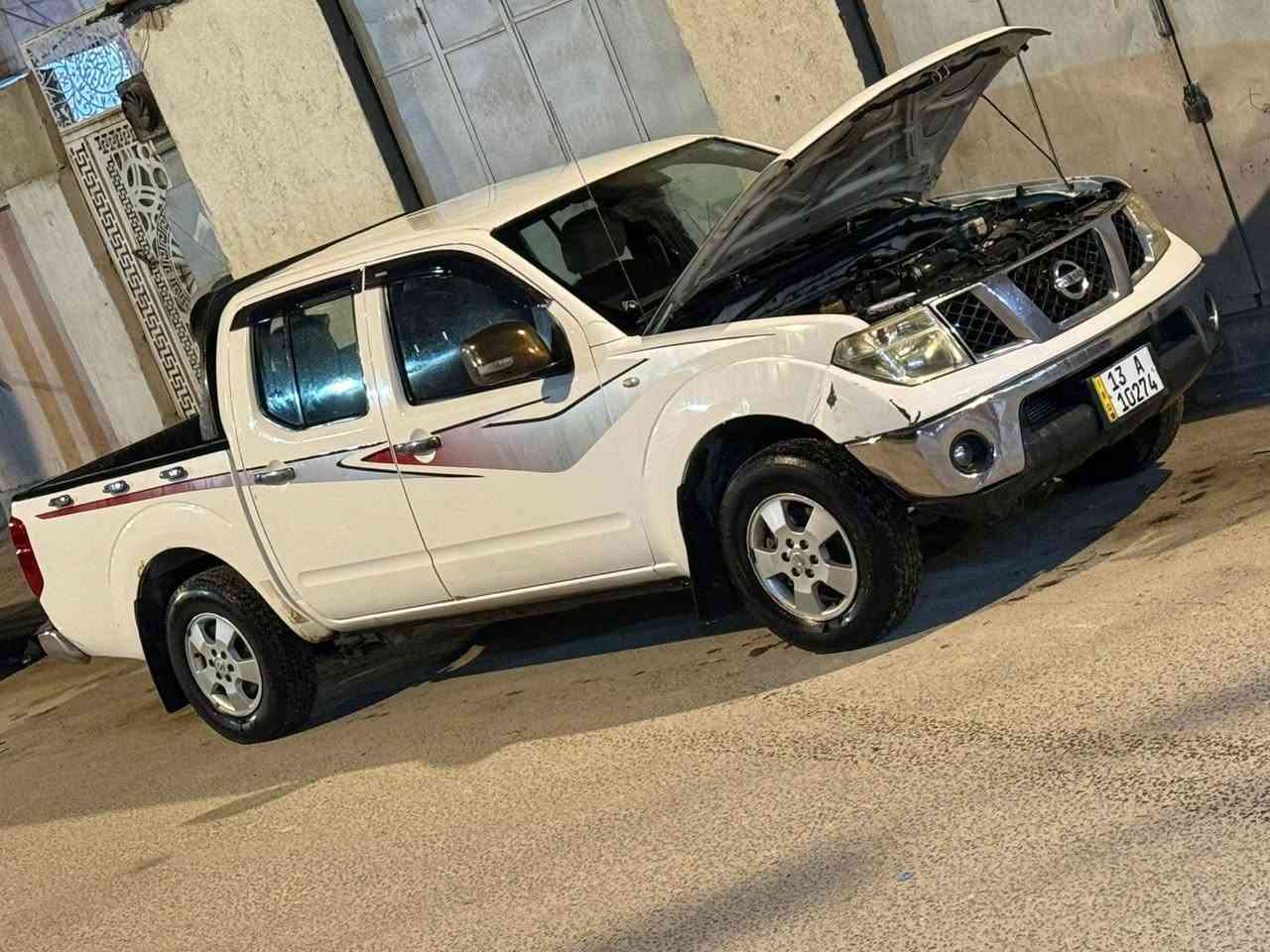 السلام عليكم بيكم نيڤاره للبيع مكلف بالنشر وهذا رقم راعيها  *********** علماً السياره مكانها بالبصره
