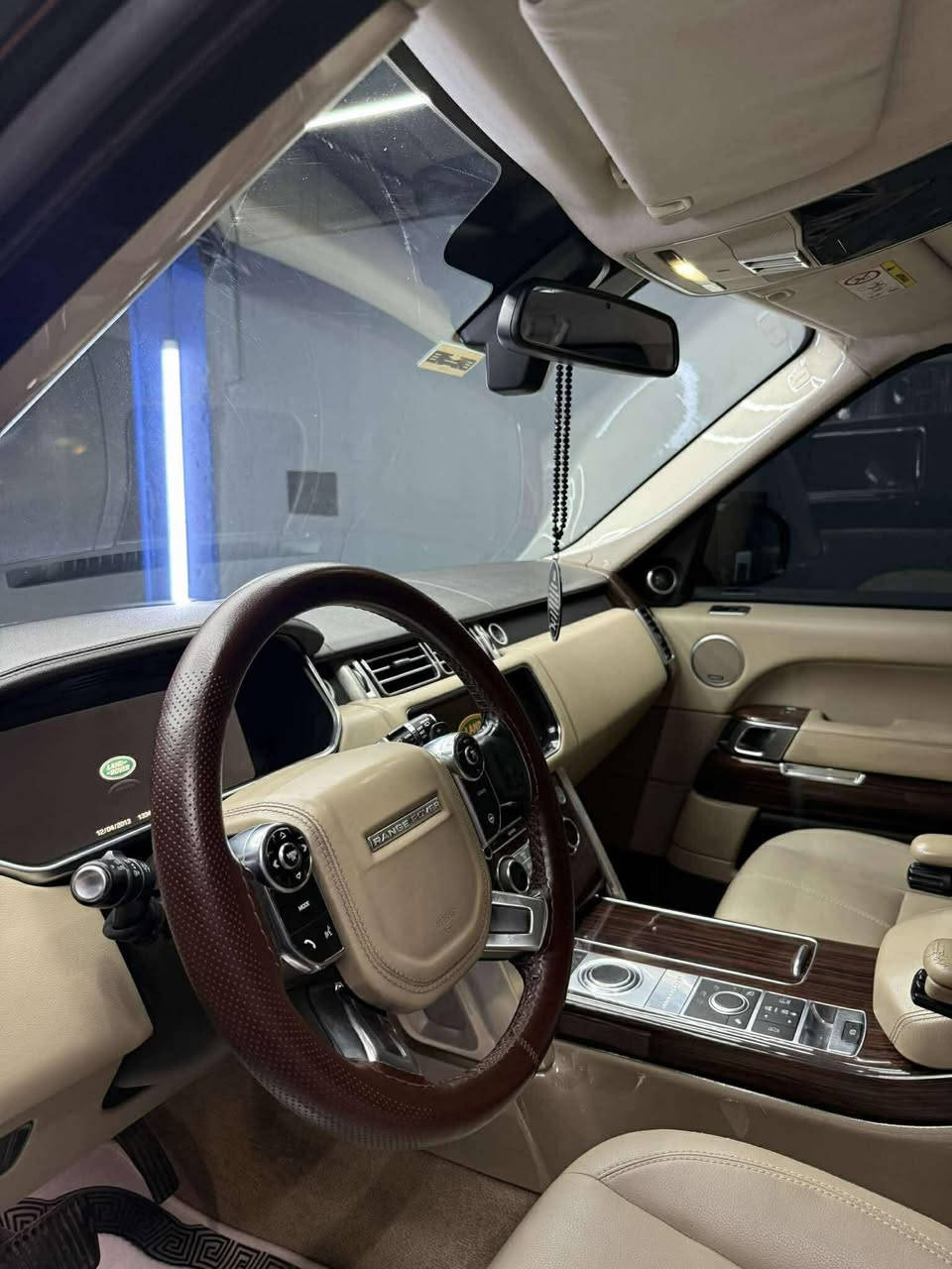 فقط للبيع
#Rangeـrover

رانج روفر. (  فوك. ).

موديل (2014). خليجي وكالة سردار

ماشيه(140 الف)km

8 سلندر

ابوب شفط

بصمة الابواب

دواسة كهربائي

صندوق كهربائي

.نضام تعليق هوائي  (جكات3 وضعيات)

نوع المقاعد كهربائي ( جلد تدفئة تبريد )

حساسات امامي وخلفي و رادار

شاشة DVD  وتوجد مواصفات اخرى و مميزه

تخم تاير جديد

مكان السيارة(  كركوك )باسمي

السعر    (320)

للاستفسار لاتصال بيع سريع

على ،📞  ***********
