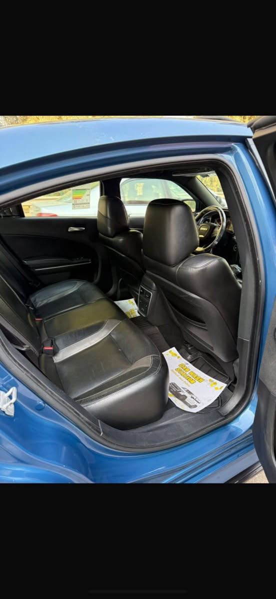 سلام عليكم
جارجر موديل 2022 بسمي 
ماشية 36 ميل فول مواصفات 
كشنات جلد تدفئة تبريد 
خزن ميموري 
شفتات استيرن 
فتحة بل سقف 
محدثة جيتي بل كامل 
مابيها نقص برغي 
صدر امامي خلفي جديد بل كارتون 
كير مكينه كفالة 
باتري جديد لايت زنون 
السيارة اشكد ماكول جديده هية بعد اكثر 
تجي وشوف بعينك 
صور الحادث بل منشور 
والسونر بل منشور 
شباب رحمة على والديكم كلشي ذاكرة 
اقرة المنشور عدل قبل لا تخابر 
مكاني بغداد الحسينية مال راشدية 
رقمي ***********
السعر 205 $ وبيها مجال بسيط
