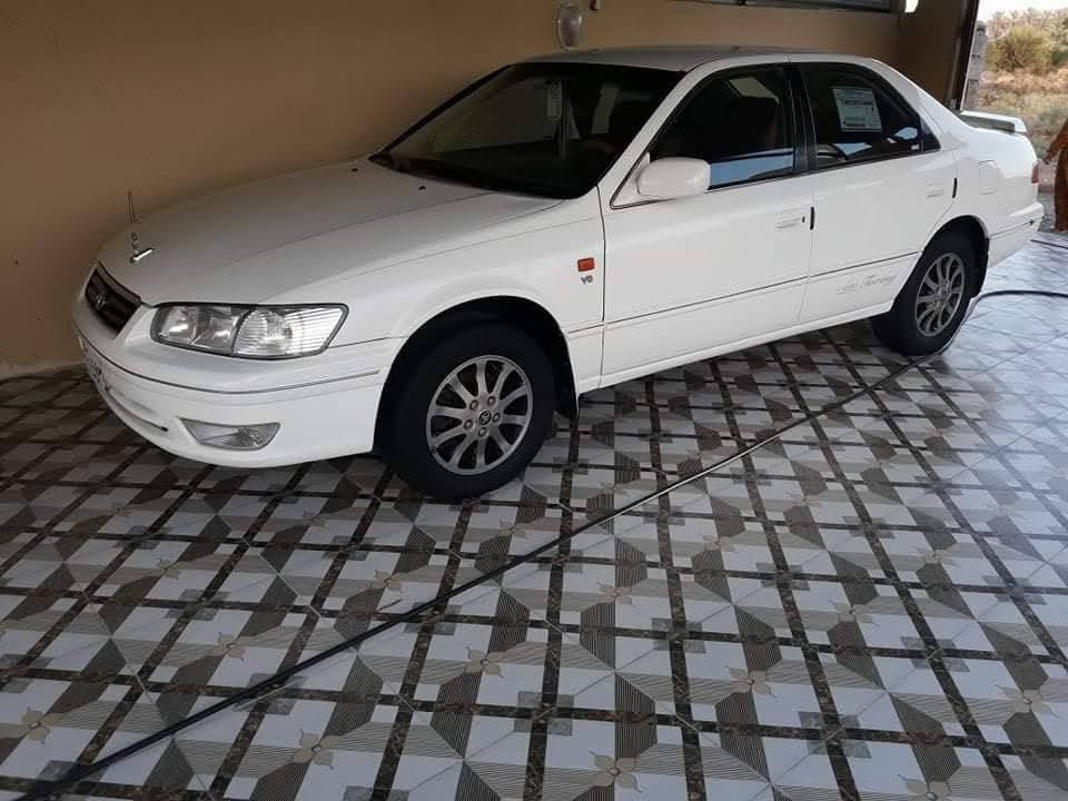 السلام عليكم كامري موديل ٢٠٠٢ كير محرك تبريد كله مكفول السياره ما ناقصها برغي رقم جديد  تحويل ايمت ما تريد ***********
