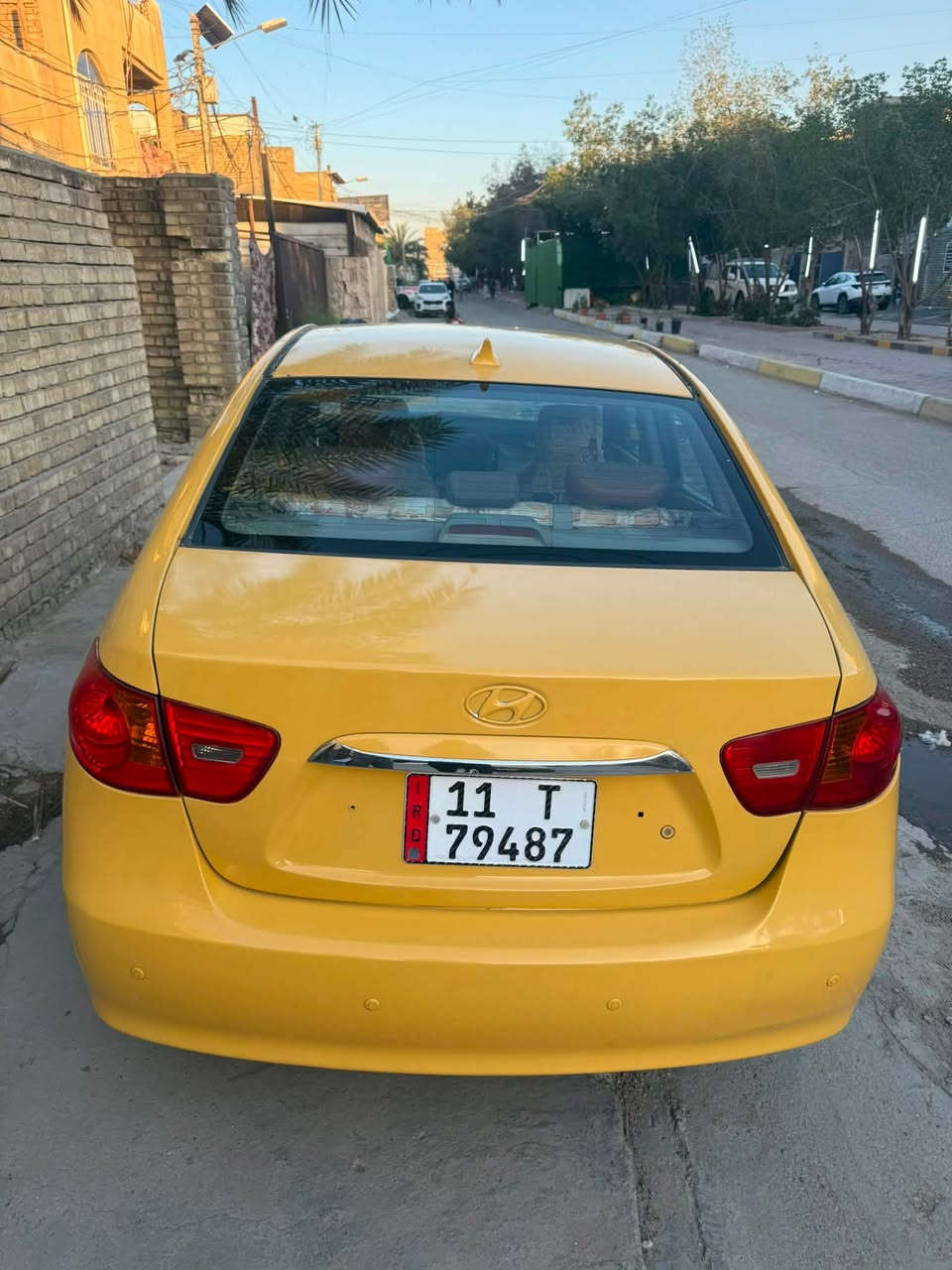 السلام عليكم النترا 2010وارد امريكي حادث جاملغ وباب بلعراق ضربه خفيفه اني بدلته وقبق صندوك واصلي موجود همين  صندوك بدون داخل السياره جديده بمعنى الكلمه حداديه تخم تاير صدر امامي خلفي جديد سياره جاهزه رقم بغداد دولي ماكينه 2000
دهن كير جديد مع فلتر ودهن مكينة جديد كبريسر بي ضعف قليل مال التبريد والكير من توصل معدل 30من تخفف تصير رفسه خفيفة ***********
