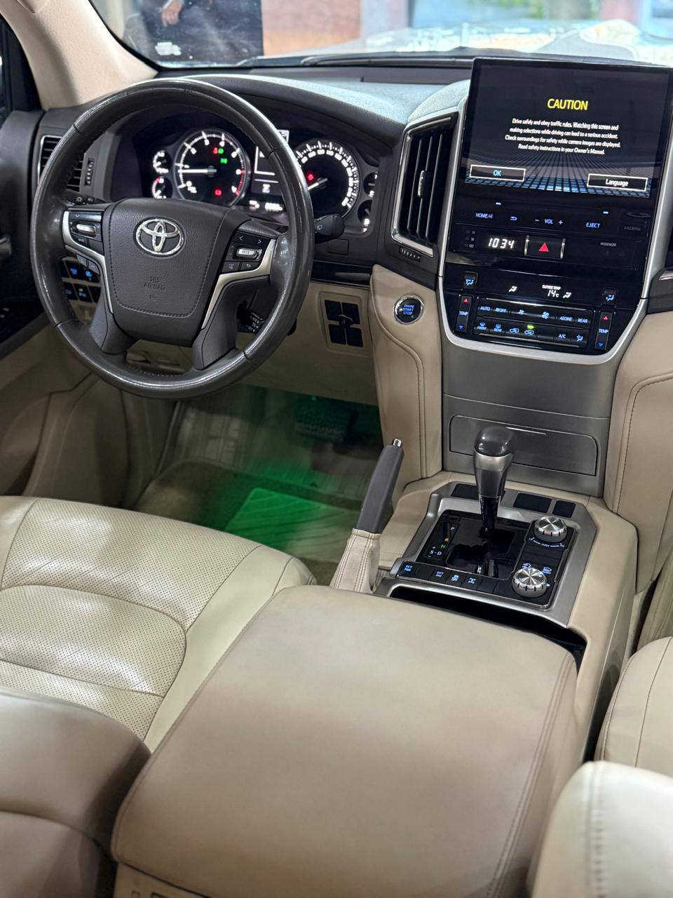 تۆیۆتا لاندکرۆزر 2019 VXR  5700  مواسفات  فول
تەنها 53 هەزار کم  رۆشتوە
دەعامی بۆ دەعامی بەشەرت 
بۆیاخ و ساردی نیە
زۆربەجوانی پاکی ماوە 
دینار مەسرەفی تێدا نییە 

سعر لە کۆمێنت داوابکە ڕاستەخۆ بۆت دیت 📩 

گێر و مەکینەی بەشەرت 
لەسەر دەقی شەریکە ماوەتەوە 

ژمارەی خاوەنی 
***********
وەتسئاپ 
***********
