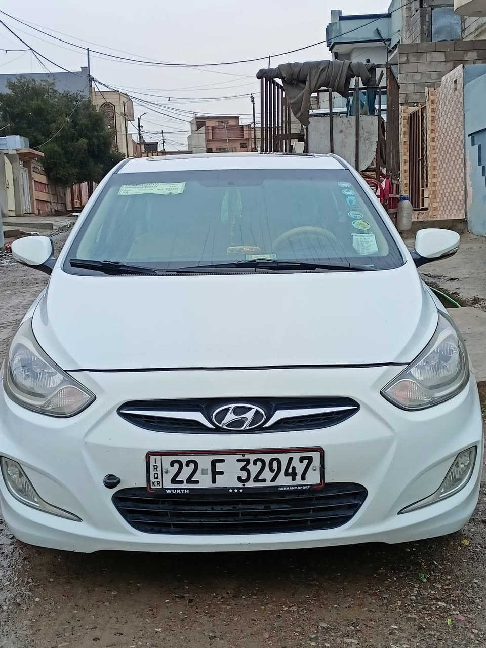 السلام عليكم سيارة للبيع هونداي اكسنت موديل 2014 كوري فول مواصفات السيارة شرط جديدة مال بيت گير محرك شرط السيارة بدون ضرر بدون صبغ ماشيا 137 الف السبير شرط مانازل  رقم اربيل سنوية لل 2028 شرط التحويل 
السعر 125$ وبيها مجال 

رقم الهاتف ***********
اسيا  ‏ ***********
