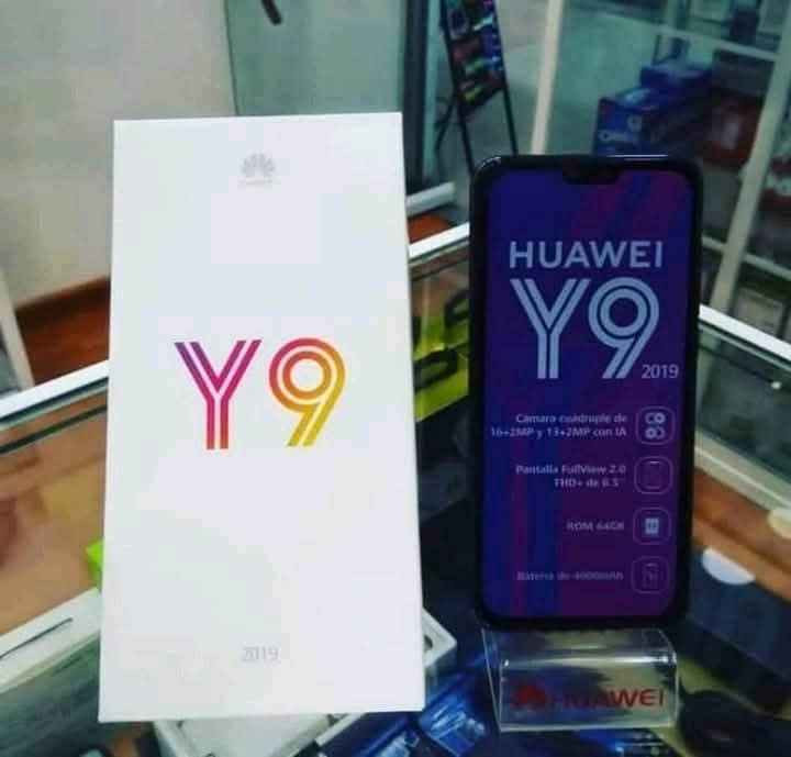 جهاز Huawei Y9 2019:
قوة الأداء وشاشة بلا حدود! 📱
احصل الآن على Huawei Y9 2019 
 الجهاز الذي يجمع بين التصميم العصري والأداء القوي.
أهم المواصفات:
الشاشة: 6.5 بوصة بدقة FHD+ لتجربة مشاهدة سينمائية.
المعالج: Kirin 710 ثماني النواة، مثالي للألعاب والتصفح السريع.
الكاميرات: 4 كاميرات مدعومة بالذكاء الاصطناعي (خلفية مزدوجة وأمامية مزدوجة) لعزل احترافي وصور سيلفي رائعة.
البطارية: 4000 مللي أمبير تدوم طويلاً معك طوال اليوم لان بطاريه من هواوي.
يدعم تشغيل الألعاب بكفاءة عالية.
سعر اقتصادي ومناسب جداً مقابل القيمة.
السعر 95 الف 
العنوان 
بغداد زيونه الربيعي خلف كراج مقابل مول دريم ستي 
جمله ومفرد 
توصيل كافه محافظات 
*********** بغداد, العراق
