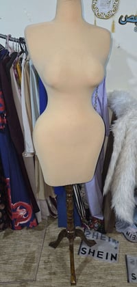 ملكان نحت سفنج درجة اولى ب70وبيه مجال هواية محتاجة فلوسه كلش 077466696...