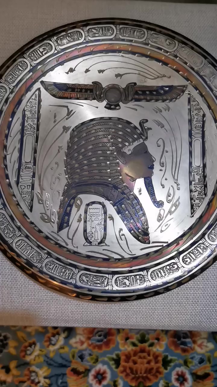 السلام عليكم
سيت ثلاث قطع فرعونيات
صحون نحاس منقوش حفر دقيق وتمثال ملكة فرعونية
استفسار على خاص وتدللون
يوجد توصيل لجميع محافظات العراق


**إذا كنت صاحب هذا الإعلان وتريد حذفه لأي سبب، رجاءا أرسل رسالة إلى الدعم الفني**