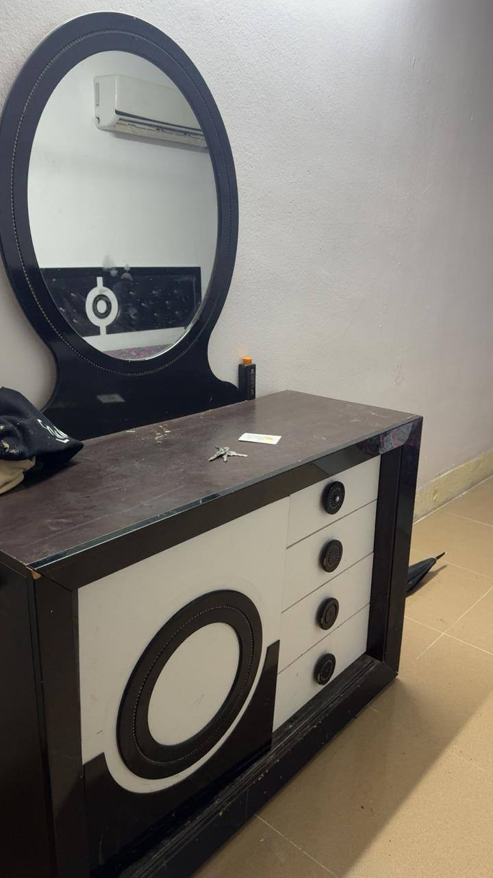 معرض السليمانية البيع وشراء الاغراض المنزليه
***********...الديوم شارع المستوصف
