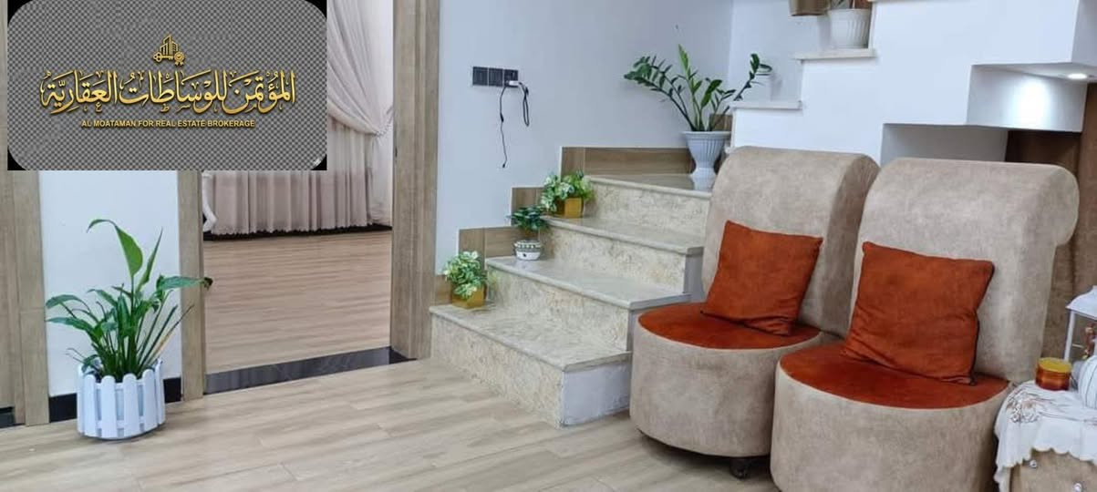 🏠بيت للبيع 

الطابق الاول 

⛺️يتكون البيت من غرفتين 4*5 

⛺️صاله 5*8 مجموعه صحيه 2*3  

⛺️براني 4*8 مع مجموعه صحيه داخل 

⛺️البراني مطبخ 5*4 كراج وحديقه صغيره

الطابق الثاتي 

⛺️ يحتوي علي مجموعه صحيه 2*3 وصاله 5*7 بناء درجه اولى وحديث البناء 2022

 🔀198م
واقع حال 203

📍📍📍📍📍

العنوان شارع الصب فرع اسواق كيان تدخل بالفرع مالت الأسواق مو اول فرع ثاني فرع على السيار البيت مقابل ساحه يعني حديقه عامه
للتواصل 
واتساب ***********
او ماسنجر
