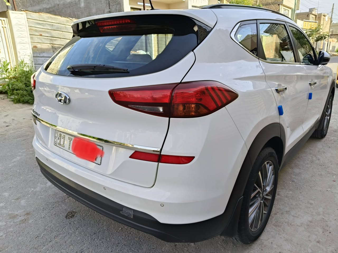 السلام عليكم توسان خليجي فول مواصفات فول مواصفات
بدون صبغ بيها بارد قليل بالباب الخلفي سيارة مكفولة من كلشي عدا البارد رقم جديد بغداد 

مكان سيارة بغداد 

مابيها اي نقص ولا بيها اي عطل تشغل وين ميعجبك تطلع تراي 

سيارة ماشية 92 

سيارة ناعمة جداً 

تجي تشوف بعينك 

السعر 200

***********
