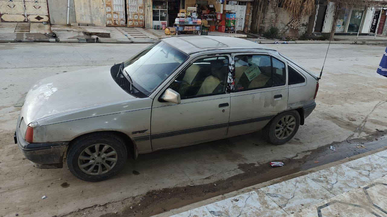 السلام عليكم كاديت للبيع رقم نينوى سنويا عضم طخم تايات جديد كير محرك شرط محرك فكتره 18 السعر 23وبيه مجال 
***********
بيه واتساب
