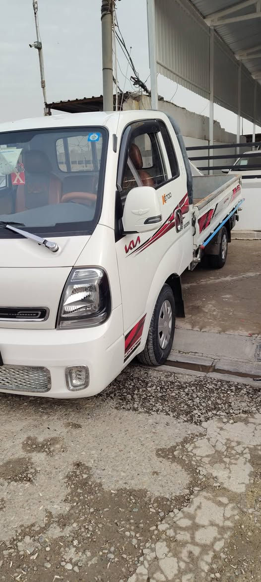 كيه موديل 25 ماشيه 30 ك رقم كركوك  مكان كركوك دوشمه ارضيه وسقف بودي مقلف مكفوله من الدعاميه للدعاميه سعر 175 وبيهه مجال ***********///***********
