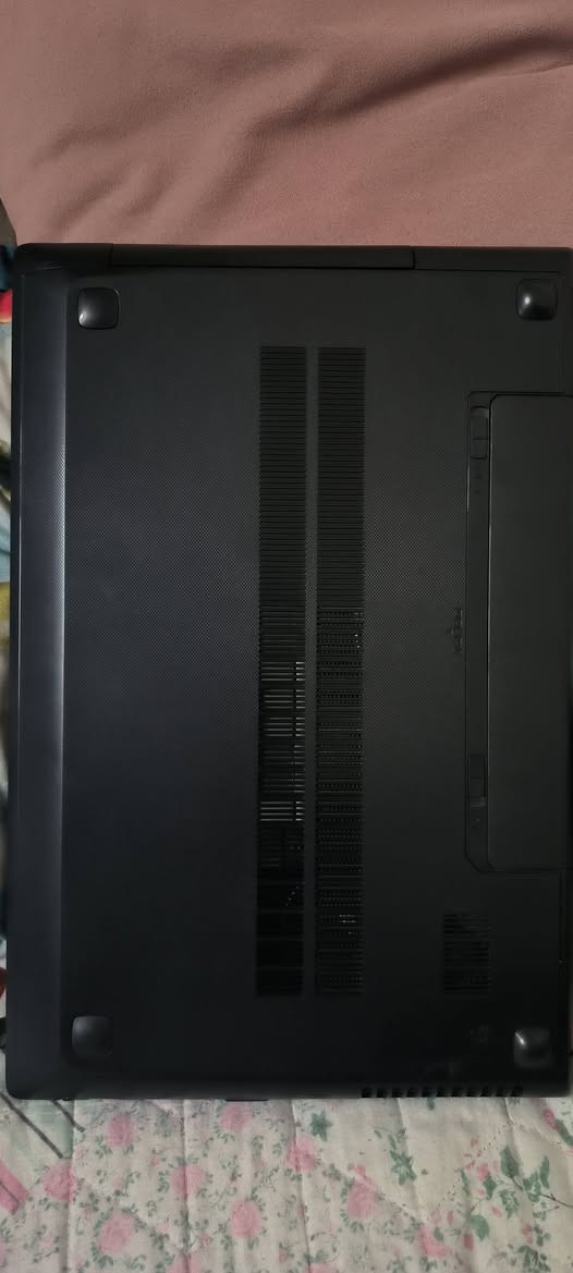 💻 لابتوب (Laptop) للبيع بنظافة ممتازة
اللابتوب مجهز بمواصفات جيدة جداً للأعمال المكتبية، الدراسة، التصميم الهندسي المتوسط، والألعاب

⚙️ المواصفات :

المعالج (CPU): Intel Core i7-4700MQ (جيل رابع فئة MQ القوية بـ 8 مسارات).

الذاكرة العشوائية (RAM): 6GB DDR3.

الهارد (Storage): SSD بسعة 447GB (سريع جداً في الإقلاع وتشغيل البرامج).

كارت الشاشة (GPU): يحتوي على كارتين شاشة:

منفصل: AMD Radeon R7 M265 بسعة 2GB (للألعاب والتصميم).

داخلي: Intel HD Graphics 4600.

الشاشة: قياس 15.6 عقدة (Standard).

النظام: ويندوز 10 أصلي مفعل.

✅ مميزات إضافية:

اللابتوب يحتوي على هارد SSD مما يجعله سريع جداً في الاستجابة مقارنة بالهاردات العادية.

المعالج من فئة MQ المعروفة بأدائها العالي في المهام الصعبة.

الحالة العامة: [النظافة الخارجية 98% أو أي  البطارية  فول ].

📍 المكان: [بسمايا ]

📞 للتواصل والاستفسار: [***********]
