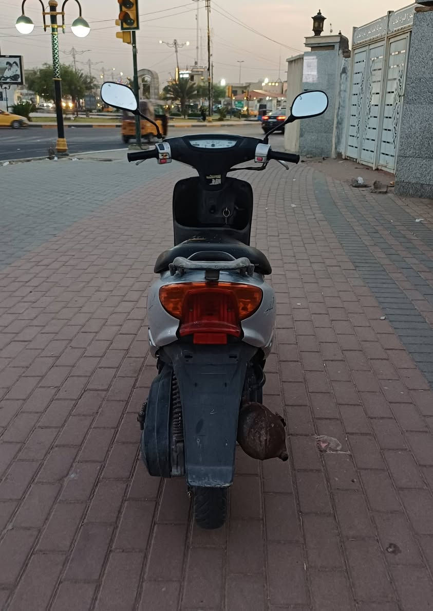 سلام عليكم  للبيع عصفوريه ياماها فحل بلاديه مكينته وسلف وهندر بيه شلعه معدل ع فحص السعر 350 السكن بغداد البنوك شراي يخابرني واشكراا ***********
