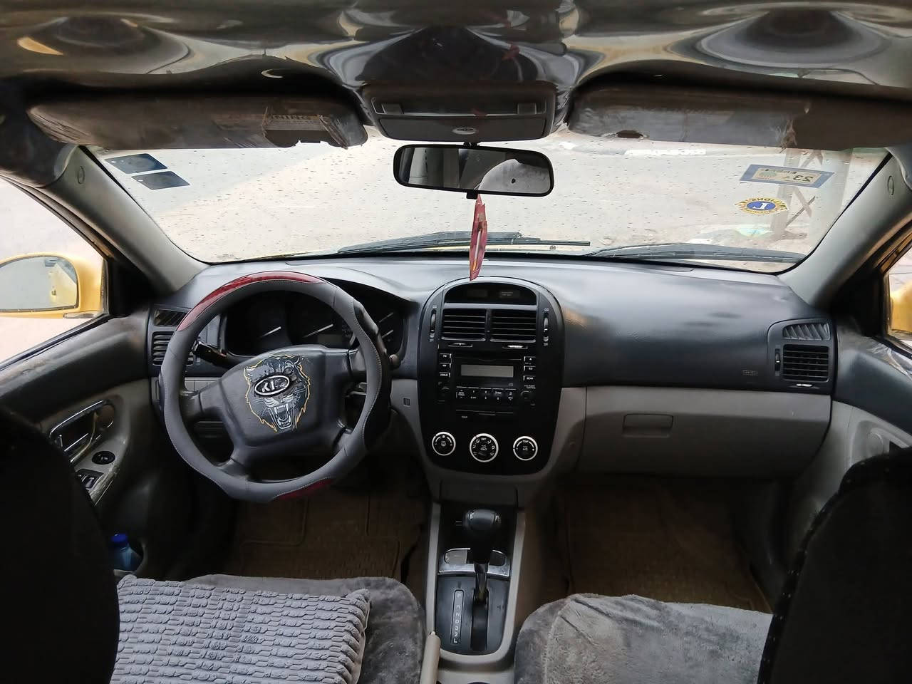 للبيع كيا سبكترا ٢٠٠٨ رقم كربلاء انكليزي مصفره هيئه محرك ٢٠٠٠ الكير والمحرك جيد جدأ تبريد شغال السعر ٧٨ورقه وبيها مجال الاتصال ***********
