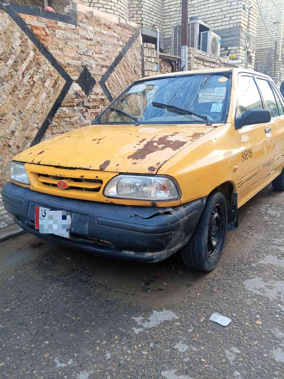 السلام عليكم سايبه للبيع موديل 2013 سياره متروكه مكينه وكير زينات راعيهة بل مدينه مستمسكاته موجوده بس ما واصله مكاني بغداد السعر 15 ورقه وبيهة مجال رقم الهاتف ***********
