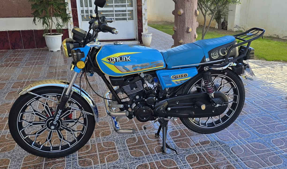 السلام وعليكم دراجه للبيع سيفان موديل 24  درجه كلش نضيفه ما بيه أي نقص رايده 725 وبيه مجال  مكاني ديالى شهربان الرقم ***********
