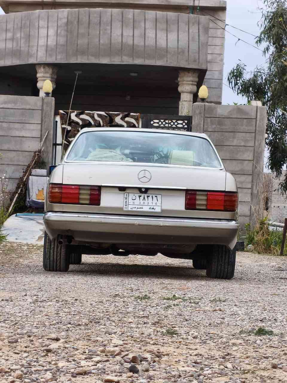 للبيع مارسدس رئاسي باب قصير موديل 1988 محور بطه 3000 كهربائيات شغاله تدفئه تبريد شغال صدر امامي خلفي جديد 

للبيع او مراوس
مكاني ديالى خانقين 
رقم الهاتف:***********
