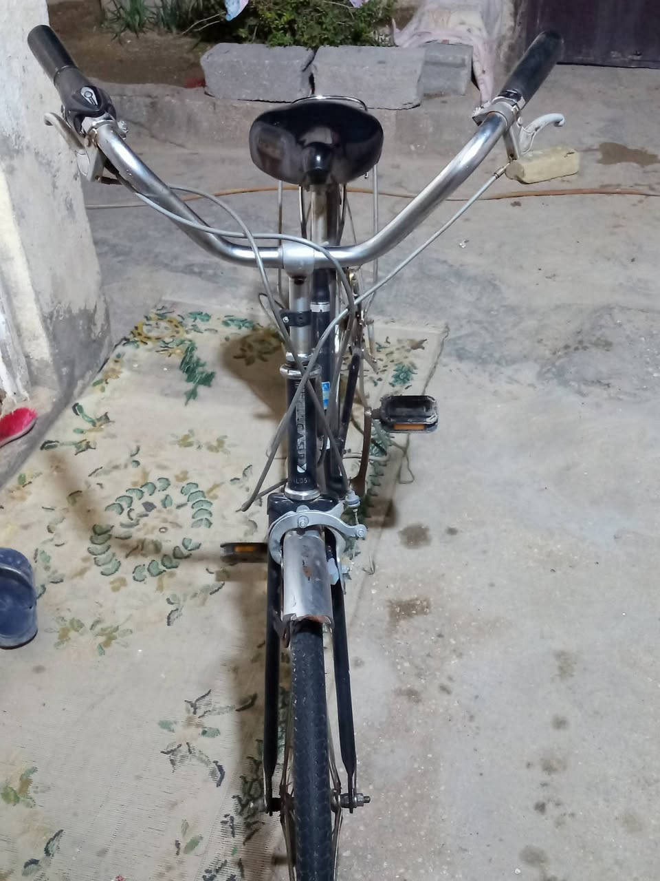 سلام عليكم بايسكل للبيع كربلاء حي العباس حجم 26سعر 100وبي مجال ***********
