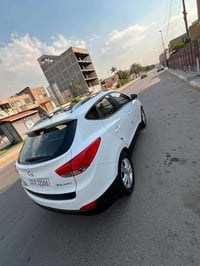توسان 2014 كفاله من كلشي كير مكينه كشر ماعده مكانين بارد السياره بنورا...