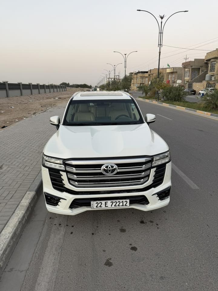 السلام عليكم لاندكروز GXR كاز موديل 2022رقم اربيل باسمنا حساسات شاشات خلفية كامرة خلفية كشنات جلد باب صندوك كهربائي ماشية 100الف السعر 625 مكانها البصرة ياسين خريبط للتواصل ***********
