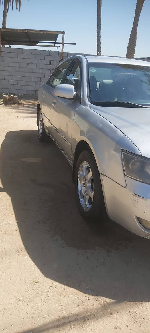 السلام عليكم سياره سوناتا موديل 2006 رقم نجف الماني محرك 2400 جديد گير عادي تبريد حداديه جاهزه المكان النجف الاتصال ***********
