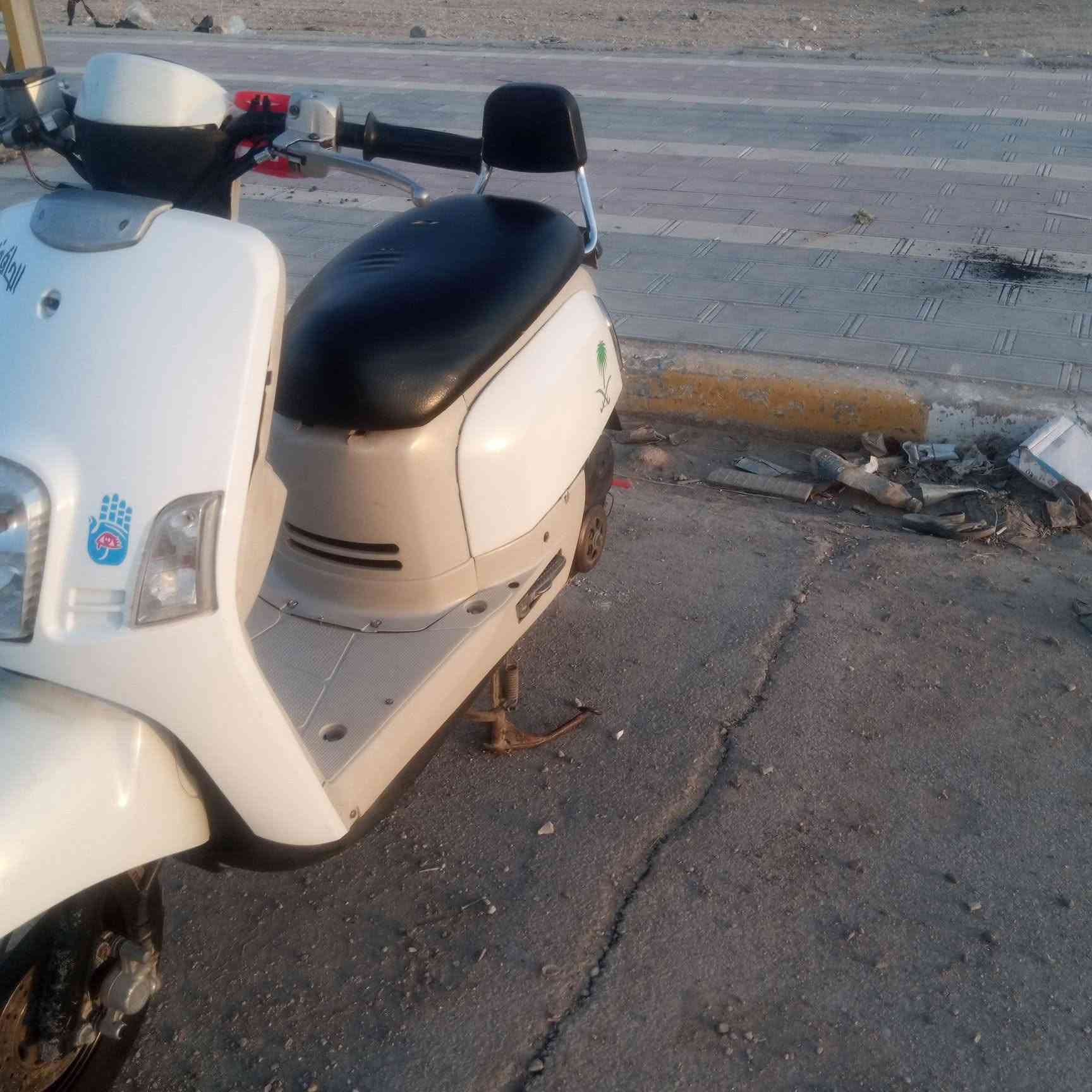 السلام عليكم للبيع ماكس بوليسي دراجه جاهزه شغاله نكره سلف لايت زنون اشاير بكلايت كامله الدراجه نوزل السعر 700 وبيه مجال 
للاستفسار الرقم / ***********واتساب مكاني شطره
