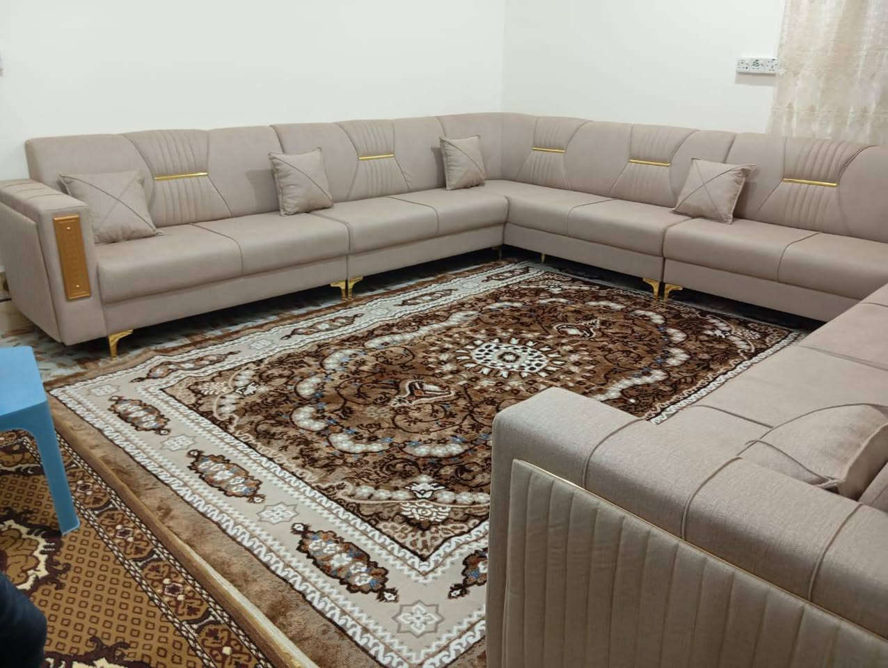 السلام عليكم متابعين صفحة معمل ومعرض الملكي اللقنفات ولدواوين 
يقدم لكم اسعار  تنافسيه
ملاحظه تفاصيل العمل خشب روسي انجين 
مقعد بلاويد اسود او ابيض حسب طلب الزبون 
عملنا لكافه الموديلات ودواوين 
 مع كل ديوان هديه طبله  كبيره و كوشات من المعمل 
ويوجد لدينا مندوب لاخذ القياسات 
العنوان/ القائم /الحولي /قرب معمل غاز القائم *********** /*********** ابواحمد
