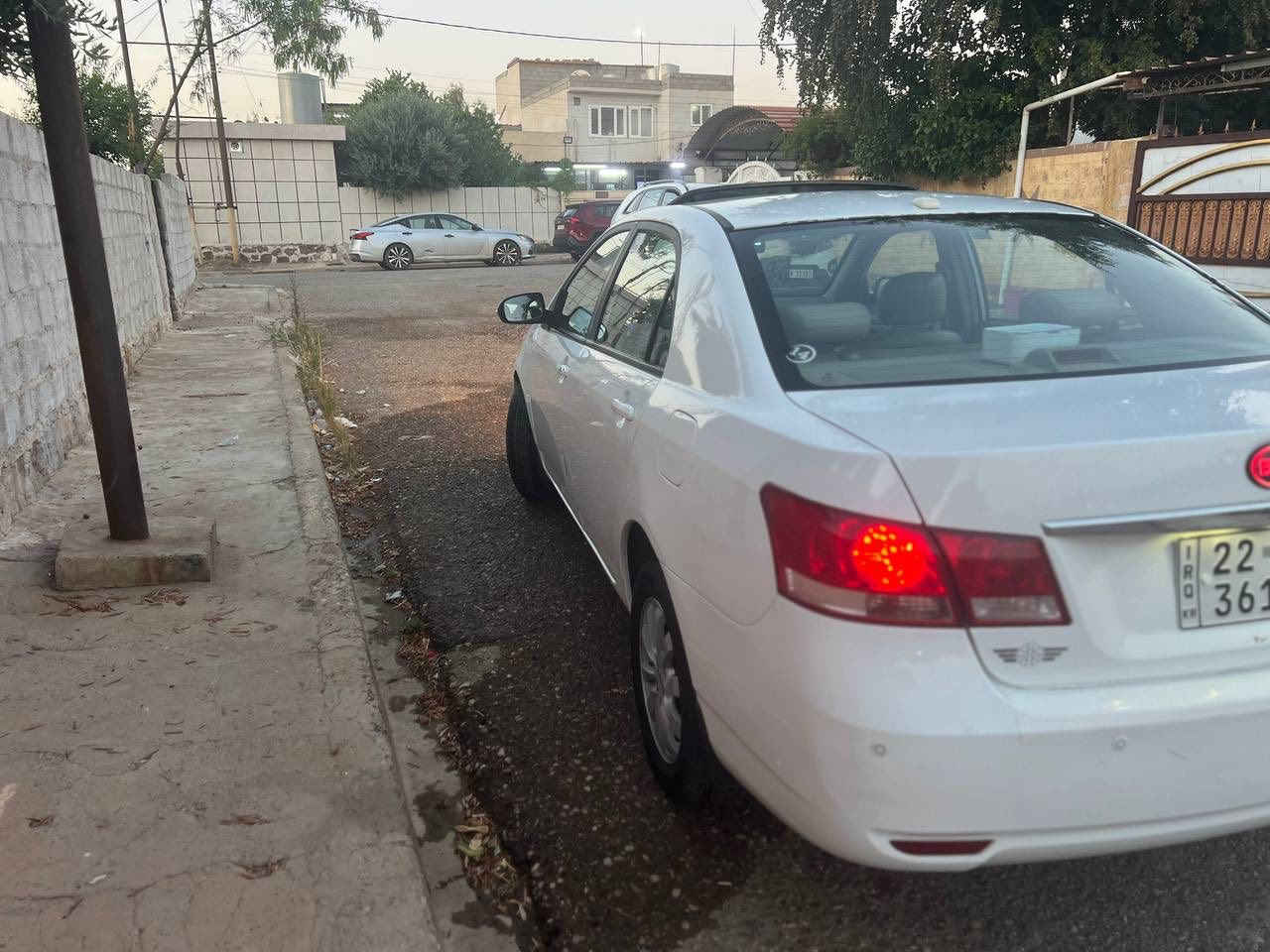 سلام عليكم byd
G3
موديل 2014 سياره اسمي 
سياره بيها 3 مكانات بارد 
كير محرك مامفتوح لا صرف لا بخار 
محرك 18 كير اوتوماتيك بطاقه بانزين بيها 
تبريد ثلج صدر كهربائيات كلها شرط جديد 
شاشه كامره بصمه سلايت رقم اربيل سنويه مامنتهي 
مكاني كركوك رقمي ***********
سعرها 73 بي مجال
