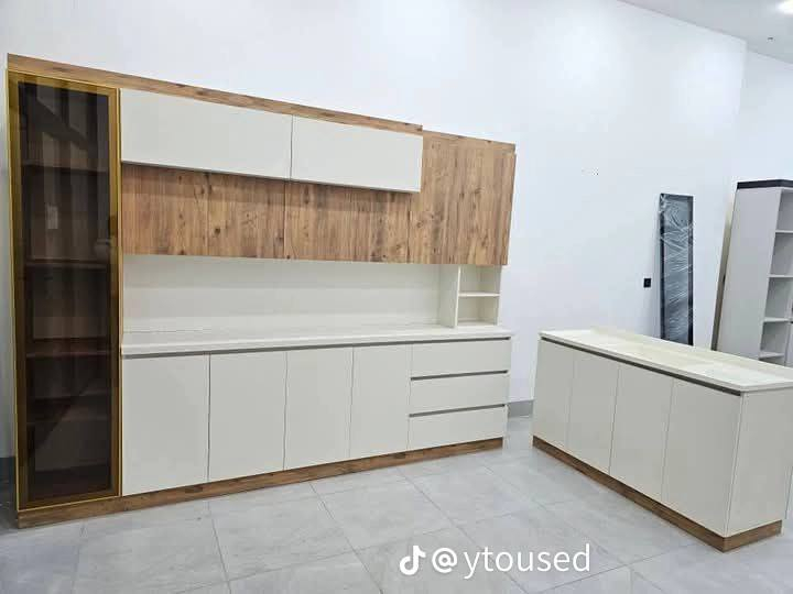 🦅 معمل العقابي.. لمن يبحث عن الفخامة التي لا تكسر الميزانية! 🦅
​هل سئمت من الشبابيك التي تسرب الغبار؟ أو الأبواب التي تفقد لونها؟ 🌪️
هل تحلمين بمطبخ يجمع بين سحر الخشب وقوة الحديد؟ 👩‍🍳
​معمل العقابي يضع خبرة سنوات بين يديك في قلب قضاء الحي:
​🌟 خدماتنا المميزة:
1️⃣ أبواب وشبابيك (PVC & ألمنيوم): عزل "ملكي" للحرارة والضوضاء، مع ضمان عدم تغير الألوان.
2️⃣ محجرات ستل كروم وزجاج 10 ملم: حوّل درج بيتك إلى لوحة فنية عصرية بأمان فائق.
3️⃣ كاونترات مطبخ (HDF & ألمنيوم): مقاومة كاملة للمياه والرطوبة بتصاميم تنافس المطابخ العالمية.
​🔥 لماذا يتصدر "العقابي" الاختيارات؟
​📏 القياس والتركيب: نعتمد الدقة الهندسية (شغل المسطرة).
​🛠️ المتانة: موادنا مختارة لتتحمل أجواء العراق القاسية.
​🤝 الثقة: سمعتنا في واسط هي رأس مالنا.
​🎁 عرض خاص: اطلب تجهيز بيتك بالكامل (أبواب ومحجرات) واحصل على خصم خاص + القياس والنقل مجاناً
​📍 العنوان: واسط - قضاء الحي
📞 احجز موعدك الآن: ***********///***********
مستعدين لعمل في كافة المحافظات
​معمل العقابي.. الاسم الذي يثق به أهل الدار! 🦅✨
