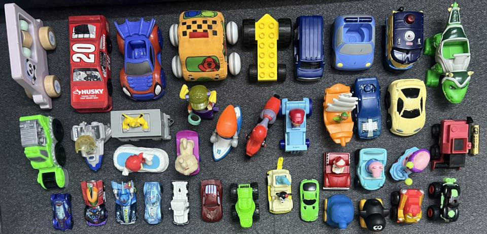 مجسمات وسيارات سعر القطعة الف دينار فقط
اقل طلب 10 قطع 
توصيل بغداد 5 الاف


**إذا كنت صاحب هذا الإعلان وتريد حذفه لأي سبب، رجاءا أرسل رسالة إلى الدعم الفني**