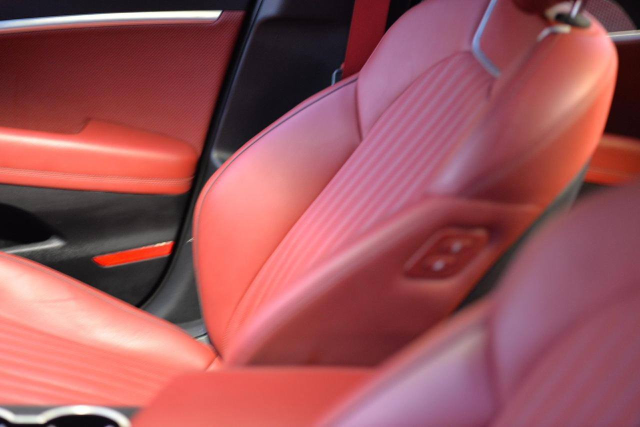 السلام عليكم جنسسز جي 70 2023 فول موصفات اربعه سلندر 2000 تيربو الحادث موضح بالصوره للبيع اومراوس  حسب السياره *********** واتساب
