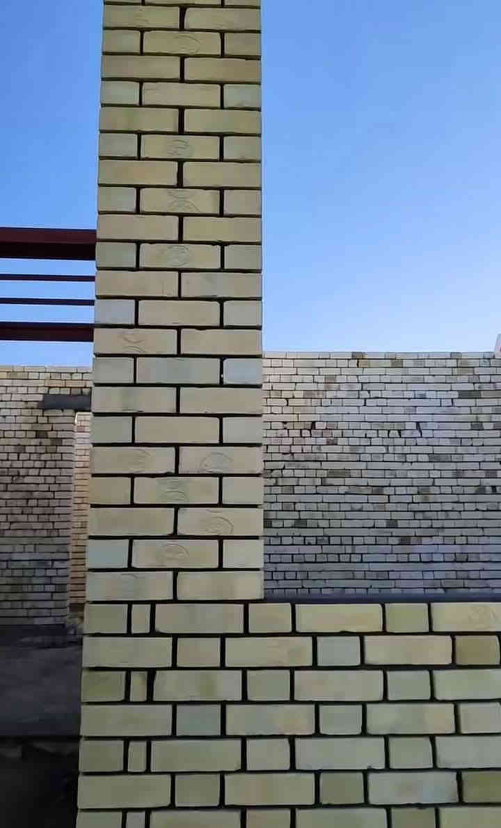 هاذي أحد عمالي من البناء في الكوت مع اخوكم أبو حسين الخلفه لل***********
