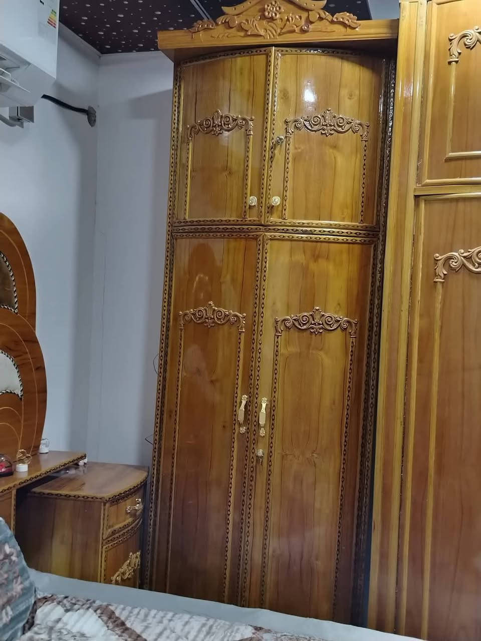 غرفه للبيع نضيفه كلش مستعمله قليل الشراي يتصل ع الرقم  ***********
