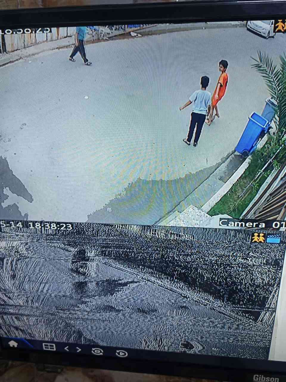 📢 للبيع كامرات مراقبة سستم كامل – بحالة جيدة نوعية الشركه راقيه BIueStorm
🔹 عندي نوعيتين من الكامرات:
سستم 2 جهاز، كل جهاز يشغل 4 كامرات
النوع الأول كامرات بيها فلاش + صورة وصوت
النوع الثاني نفس الشركة لكن حجم أكبر وبيها فلاش + صورة وصوت
🔸 الملاحظات:
بيها فقط قطعه بيهن تغويش خفيف ومتقطع فتره قصيره
كامره وحدة ألوانها أبيض وأسود
حسب كلام الفني ترجع طبيعي من الإعدادات وما بيها عطل مهم
واكو صورتين مغوشه بصوره كامره بسبب تصوير مو سبب كامرات
🔹 وياهن وايرات بقياسات مختلفة، تنفع للمسافات البعيدة
📍 الموقع: بغداد – البلديات
📞 للتواصل: ***********
. متوفر توصيل لكل محافظات العراق

 سعر السستم الواحد 150 وبي مجال أرجع انوه كامره ما بيها مشاكل
