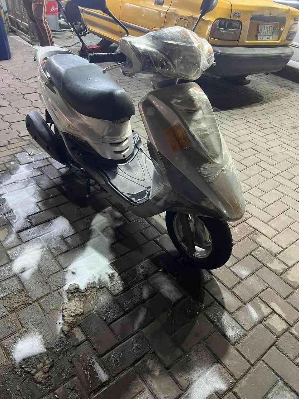 السلام عليكم عليكم دراجة بريز بغبغاء نوزل دراجه مكفولة كفاله عامة الدراجة خير من الله دراجة ماشية 23الف كم حقيقي دراجه مامتعوبة السعر مليون و١٠٠ وبيهة مجال للطيبين العنوان الدورة الطعمه لاستفسار على لارقام التالية***********
