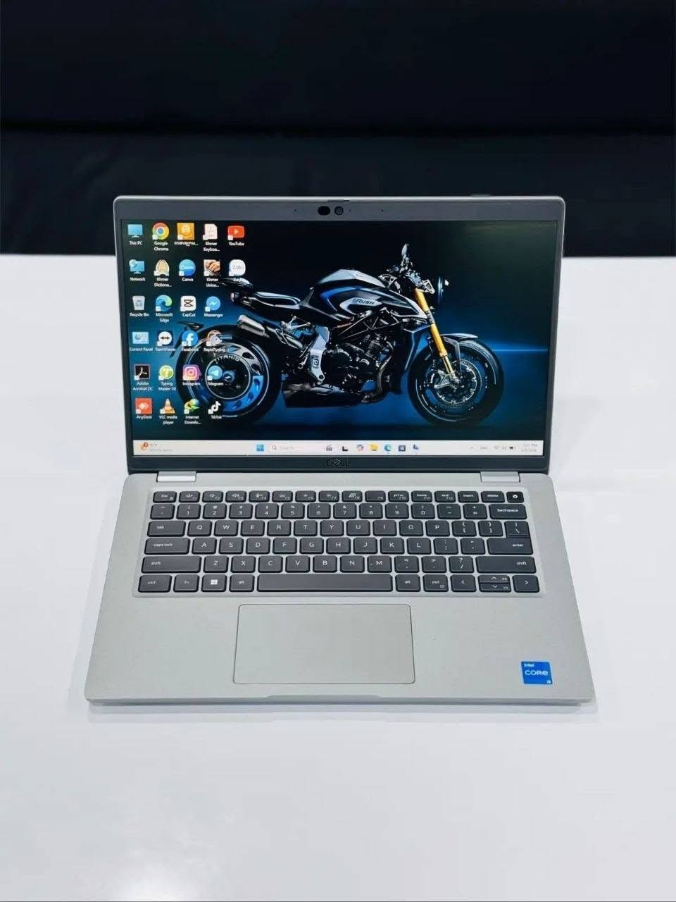 💻 لابتوب Dell Latitude 
5430

((الجهاز مكفول من اي عطل مصنعي شرط الفحص الكامل قبل الاستلام )) 

أداء حديث وسريع مناسب للدراسة، الشغل المكتبي، البرمجة، الأوفيس، التصميم ، والبرمجه 

جهاز عملي جدًا من فئة رجال الأعمال بجودة تصنيع ممتازة واعتمادية عالية ✨
🔹 المعالج: Core i5 الجيل الثاني عشر
قوة ممتازة وسرعة عالية في تشغيل البرامج اليومية وتعدد المهام بكل سلاسة 💪
🔹 الرام: 16GB DDR4 قابل للتطوير
مناسب لفتح عدة برامج بنفس الوقت بدون تهنيج
🔹 الهارد: 512GB SSD قابل للتطوير
سرعة إقلاع وتشغيل ممتازة مع مساحة جيدة للتخزين ⚡
🔹 كرت الشاشة الداخلي: 8GB
مناسب للاستخدام اليومي، الدراسة، البرمجة، والأعمال المكتبية
🔹 الشاشة: 14 إنش
حجم عملي وخفيف للحمل والتنقل بسهولة 🎯
🔹 نظافة الجهاز: نظافة جدًا عالية
🎁 الهدايا المرفقة: ✔ ماوس
✔ ماوس باد
✔ حقيبة
✔ الشاحن الأصلي
🛡 الضمانات والخدمات: ✔ فحص كامل قبل الإرسال
✔ فحص كامل قبل الدفع والاستلام
✔ ضمان 7 أيام استبدال عند وجود خلل مصنعي
✔ جاهز للاستخدام المباشر
📍 الموقع: بغداد – الأمين الثانية
🚚 التوصيل متوفر إلى جميع المحافظات
السعر: 530 الف  دينار


**إذا كنت صاحب هذا الإعلان وتريد حذفه لأي سبب، رجاءا أرسل رسالة إلى الدعم الفني**