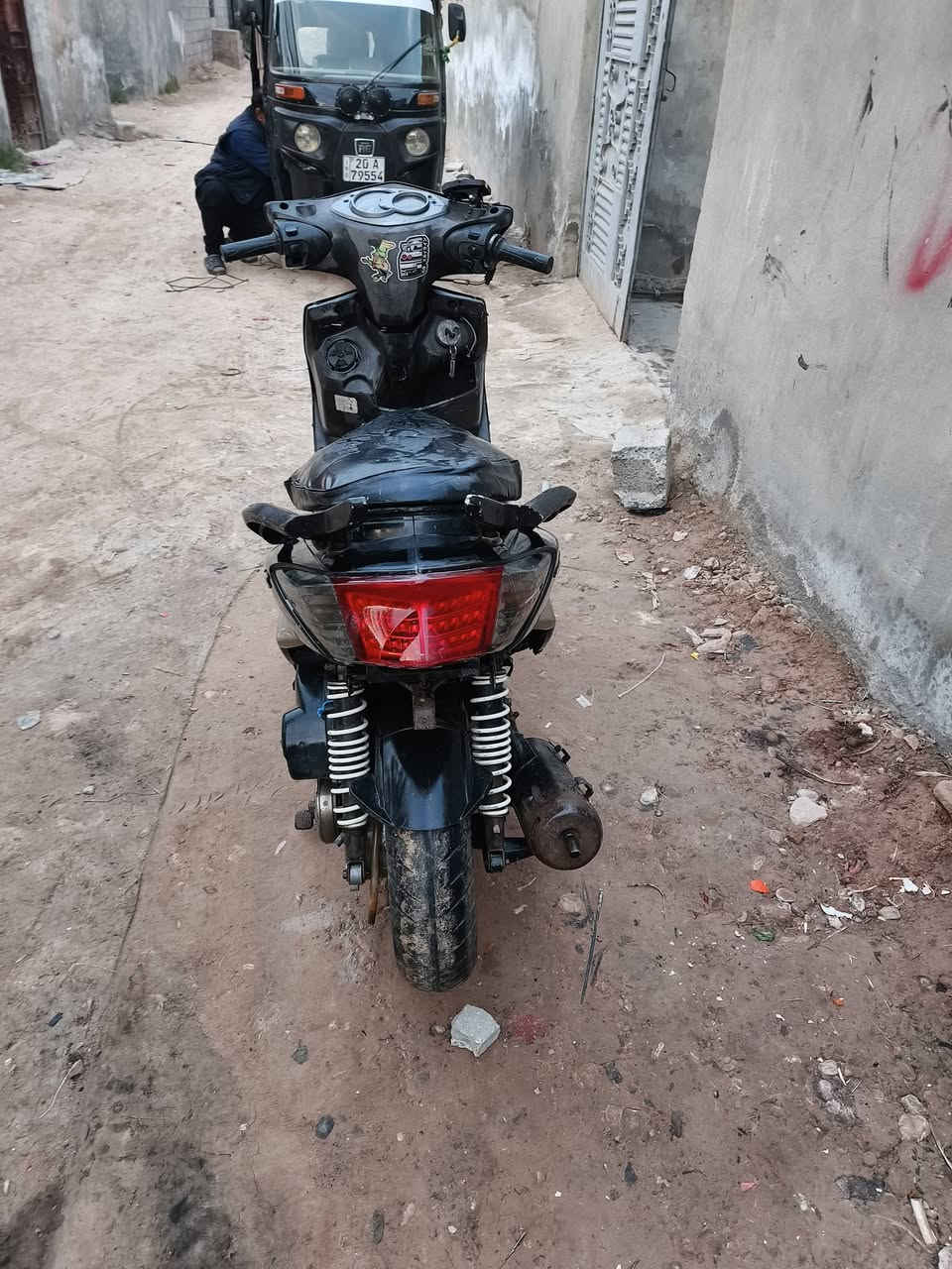 سكنس فحل كبريتر دراجه خير من الله نكر سالف بي وقت شلع ومعدل هاون شلعته تاكل كاع مكينه ٥٨ونص دراجه نقصه كلوبت شياره ونعباره كدام سعر ٤٠٠وبيه مجال قليل*********** مكان ديالى تريهه وين ميعجبك
