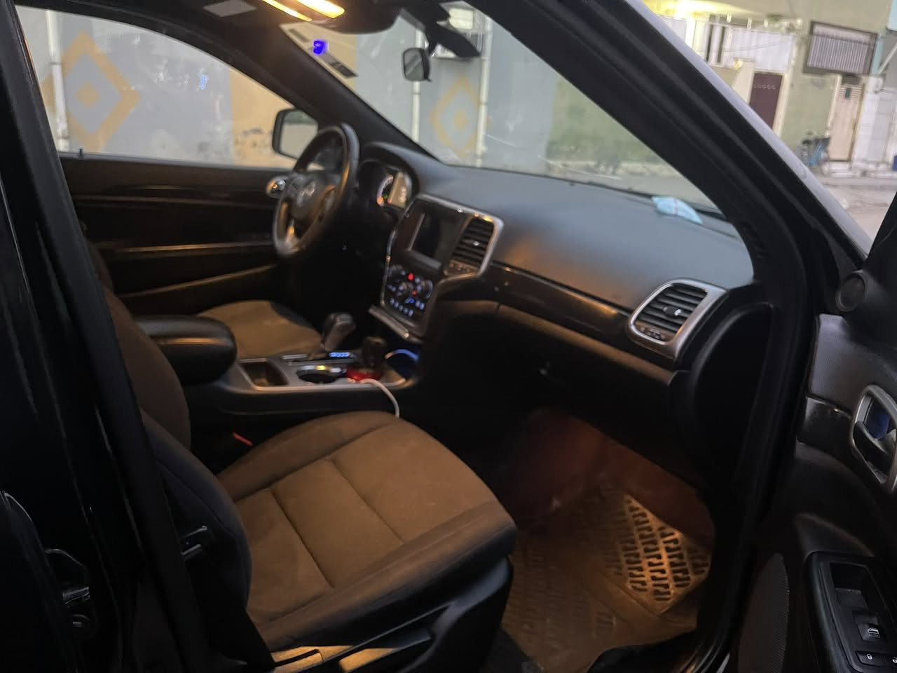 السلام عليكم بيع مستعجل 
جيب فول نضافه ومواصفات بس عدا التنته  والكشانات مو جلد بقيه المواصفات كلها بيها حساسات لادرات  ترحيب   بسمي رقم سنويه جديده  عنوان ديالى بعقوبه السعر 195  سباره نظيفه مال جناي


**إذا كنت صاحب هذا الإعلان وتريد حذفه لأي سبب، رجاءا أرسل رسالة إلى الدعم الفني**