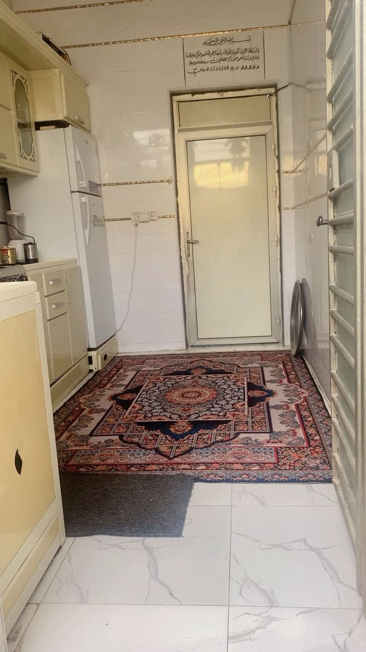 بيت للبيع زراعي بلشرجي المساحه 100متر قريب ع شاطئ الفرات يتكون من غرفه وصاله ومطبخ وبراني وحمامات للاستفسار اكثر الاتصال ع الرقم *********** غير متوفر ماسنجر 
البيع نقدي وليس اقصاد
