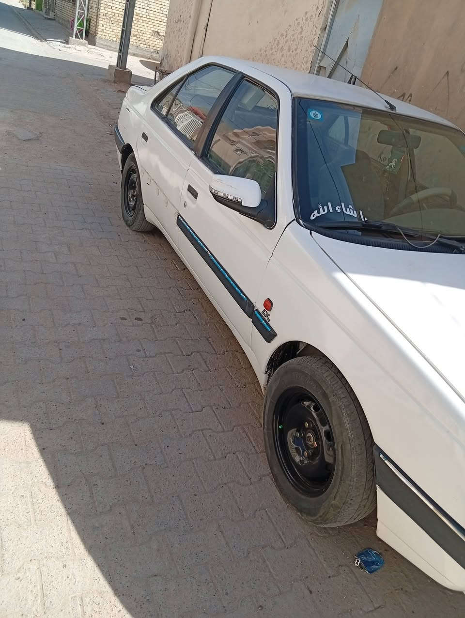 السلام عليكم بيجو 405سياره كير مكينه حداديه جاهزه  عوزها بس تبريد سياره بسمي نجف38وبيها مجال***********

