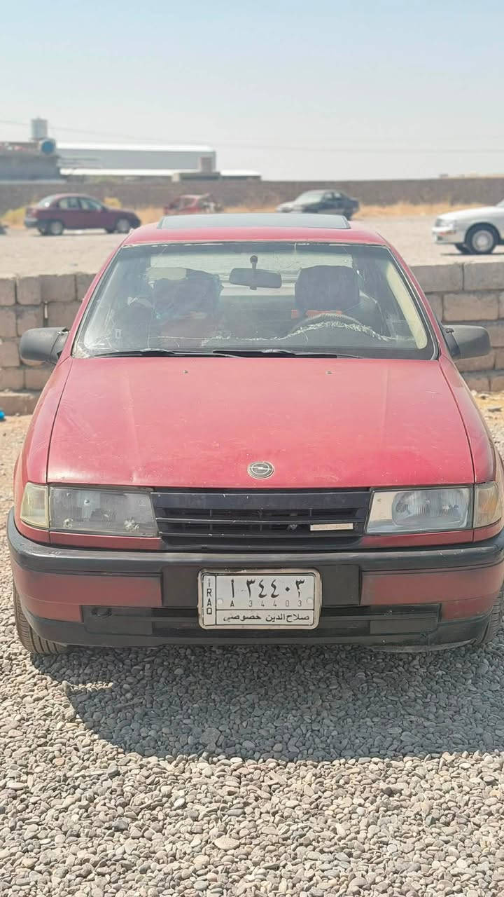 السلام عليكم
اوبل فكترا موديل 1991 رقم صلاح الدين الماني 
شرط التحويل 
حجم 16 كير ومحرك شرط 
تخم تايرات وحدادية جديد 
فتحة سقف كهربائيات كلها شغالة 
السيارة جاهزة ونظيفة 
السعر 28$ وبيها مجال بسيط 
للاستفسار ***********
