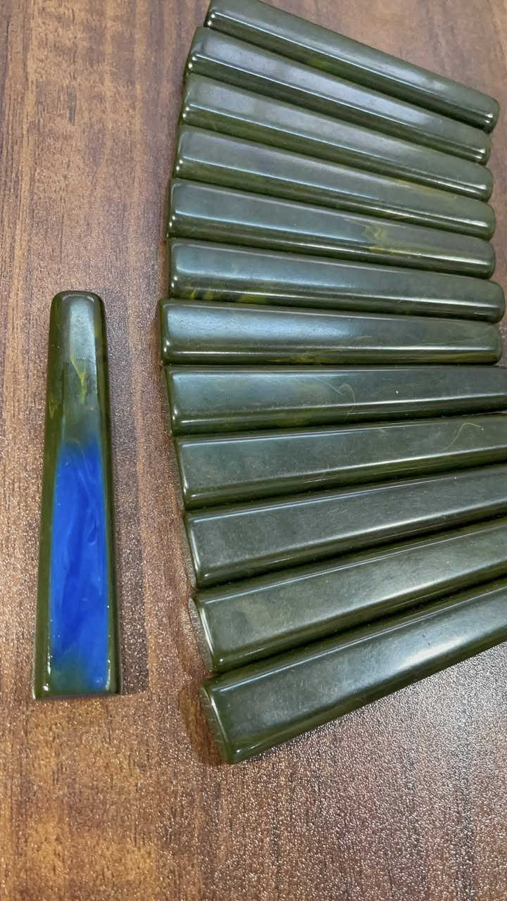 مقابض سندلوس بلومون 
سمك ٩ ملم وزن ١٥١ غرام
البيع على الخاص


**إذا كنت صاحب هذا الإعلان وتريد حذفه لأي سبب، رجاءا أرسل رسالة إلى الدعم الفني**