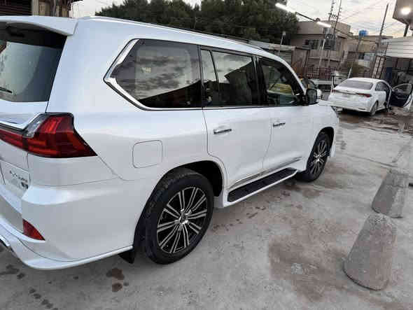 كزس LX570 موديل 2019 - فخامة
نعني لكزس سيارة بالباكيت - مكفولة من الصبغ %100 نظيفة جداً، وبلحقيقة أحلى من الصور
المواصفات التفصيلية:
(S Sport) الفئة: كويتي أصل
العداد: 90 ألف كم حقيقي فقط مكينة 8 سلندر 570 قوية وسلسة جداً
كشنات جلد احمر فاخر كهربائية بالكامل (تدفئة + تبريد)
شغيل بصمة + تشغيل عن بعد 5 بصمات ذكية
رادار ذكي + تحكم بالمسار + مانع تصادم نظام تعليق هيدروليك (رفع وخفض)
3 شاشات (أمامية + شاشتين خلفيات)
ريمونتات تحكم بالشاشات وبالسياره
جنطة شفط كهرباء + مريّات شفط أوتوماتيك إضاءة LED أمامية ونهارية
ويلات كروم فاخرة أصلية
ثلاجة داخلية
كاميرات 360 درجة + حساسات أمامية وخلفية
هندبريك دكمه
نعومة غير طبيعية وتراي جديد بالكامل الأغراض الأصلية كاملة ويا السيارة
التحويل: مباشر وباسمي رقم بغداد الجديد
السعر 72 الف 
الرقم 
***********
العنوان بغداد
