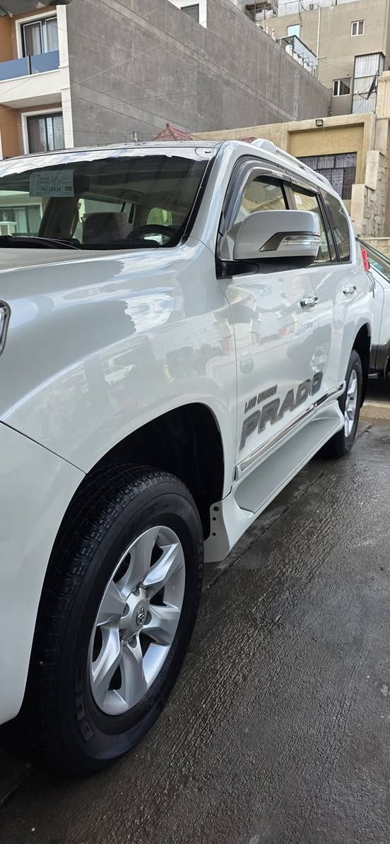 السياره جديده لوك شرط كلهه شركه بعدهه بوضع الزيرو جديد
المواصفات فول ١/١ كويتي معروف الساير  السبير والعده مامستخدمات زيرو جديد بشكل مكفوله من الصبغ والبارد ومن كلشي حته مكفوله حته البلاستك كفاله محرك كير صدر تخم تاير بعده كله جديد  ونعومته خير من الله ماشيه ٦٨  الف وعل فحص عل شرط استخدام شخص من الشركه لحد هسه عدنه الموصفات كويتي فول 
فتحه سلايت 
بصمه 
١٠ ايرباك 
دبل تانكي 
هوك خلفي 
مري شفط وترحيب 
فول تحكم استيرن 
كروز سرعه 
داخل صاج ملكي 
دركه صاج 
كشنات جلد وبعدهن بنايلون الشركه وال ٧ راكب بعده مامفتوح 
سبير معلك 
محرك 6 سلندر 4000
فورويل دفع رباعي 4x4 
7 راكب 
السياره جديده وبل عافيه عل ياخذهه 
مكان السياره بغداد زيونه مقابل مول دريم سيتي 
***********
