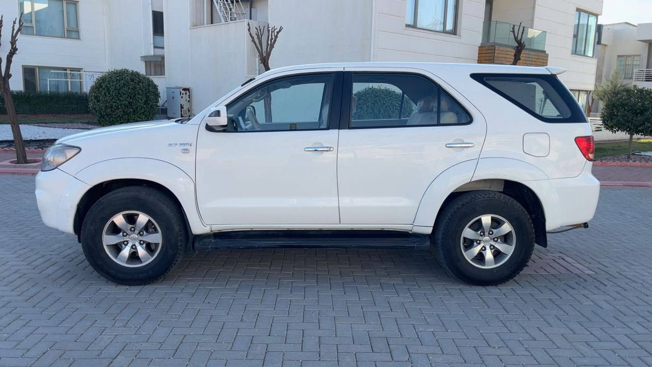 تیۆتا فۆرچنەر 2008 بێ بۆیاخ 
چوار تایەی تازەو نوێی لە ژێرە
سیستمی غازە
هەزەیی تازەیە یەك مانگە هەزەكراوە
شاشە ئایپاد و كامێرا
سێ ڕیز كوشن
گێڕ ئۆتۆماتیك
سەنەوی بەناوی خۆمەوەیە بەشەرتی بە ناو كردن و
تحویل 
غەرامە لەسەر خۆم  4 پستۆنە

سعر : داوای بکە لە کۆمێنت ڕاستەوخۆ بۆت دێت 🤖 

سۆنەرەكەیم داناوە 
تەنیا سەنەوییەكەی بەسەر چوە پێویستی بە تازەكردنەوە هەیە

ژمارەی خاوەنی

***********
***********
