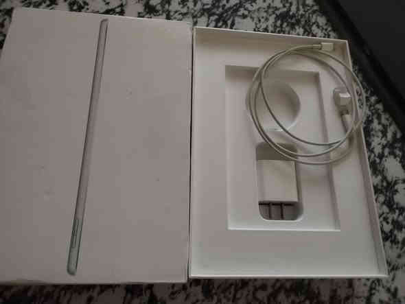 ايباد 9 ذاكرة 64 بطارية 90مع كامل الملحقات نضيف كلش السعر 275.  مكاني ديالئ كنعان ***********
واتساب
